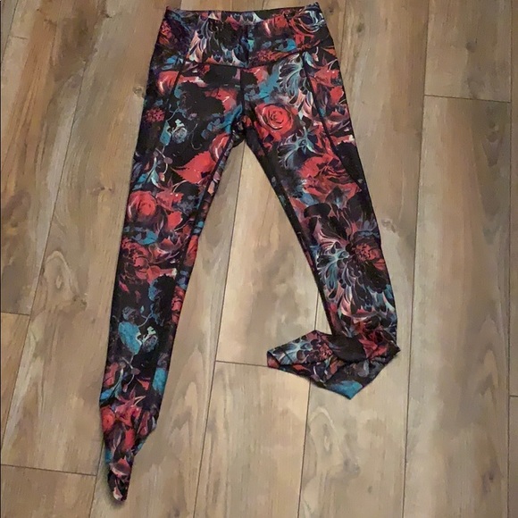 CALIA by Carrie Underwood Pants - Calia leggings by Carrie Underwood CALIA by Carrie Underwood Pants - Calia leggings by Carrie Underwood